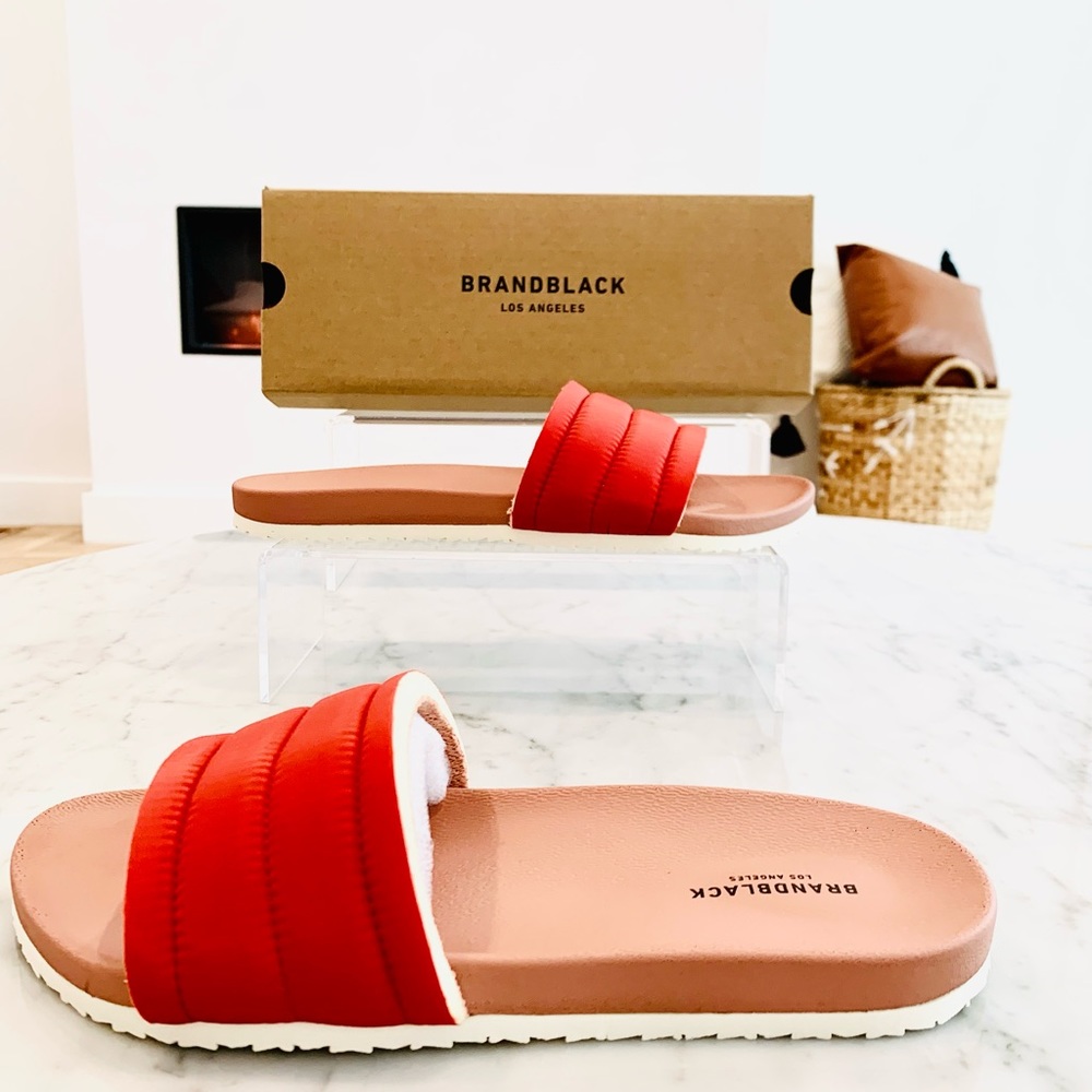 BRANDBLACK Bonito Slide Sandal
 
PAPRIKA/ NATURAL, Size 8